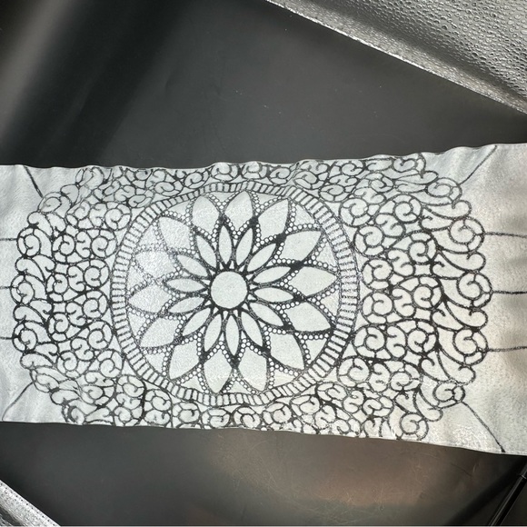 SOLD Sydenstricker Fused Art Glass Dessert Plate White Embassy Lace Signed 15.5” - Picture 4 of 6